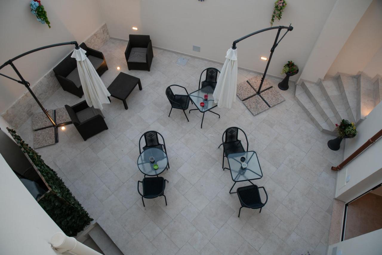Camera Doppia Letti Singoli Senza Finestra Dimora Guerrieri Apartment Brindisi Exterior photo